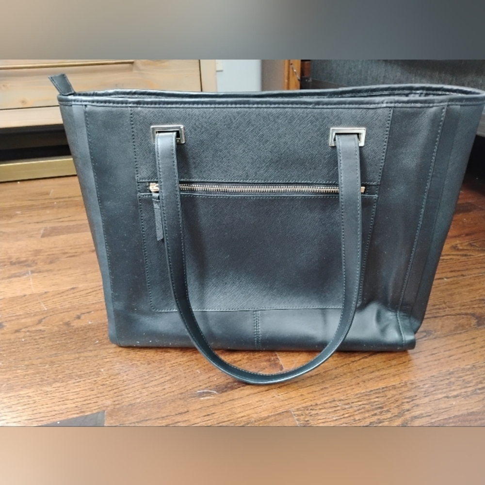 New Without Tags Lo and Sons Seville Leather Tote